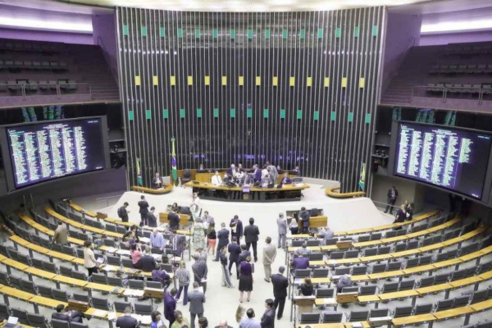 Deputados esvaziam trabalhos no para fazer campanha aos Executivos municipais, mas, sim, para apoiar aliados  (Crdito: Mario Agra/Cmara dos Deputados)