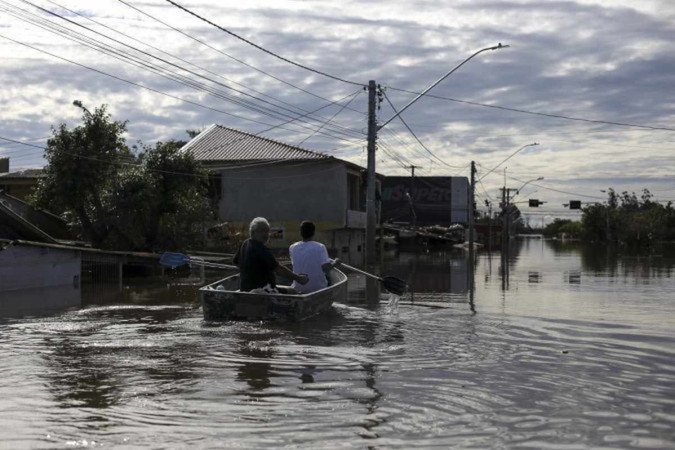 
Enchentes no RS: CNM estima que os prejuzos chegam a R$ 9,6 bilhes (foto: Anselmo Cunha / AFP)