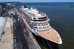 Porto do Recife recebe primeiro navio da nova temporada de cruzeiros 2024/2025 nesta quinta-feira (31) (Rafael Vieira/DP Foto)