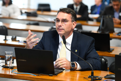 Pensar em matar no  crime, diz Flvio Bolsonaro sobre ao da Polcia Federal (Crdito: Roque de S / Agncia Senado)