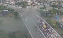 Os manifestantes bloquearam as vias principais, resultando em um trnsito totalmente parado no sentido Boa Viagem