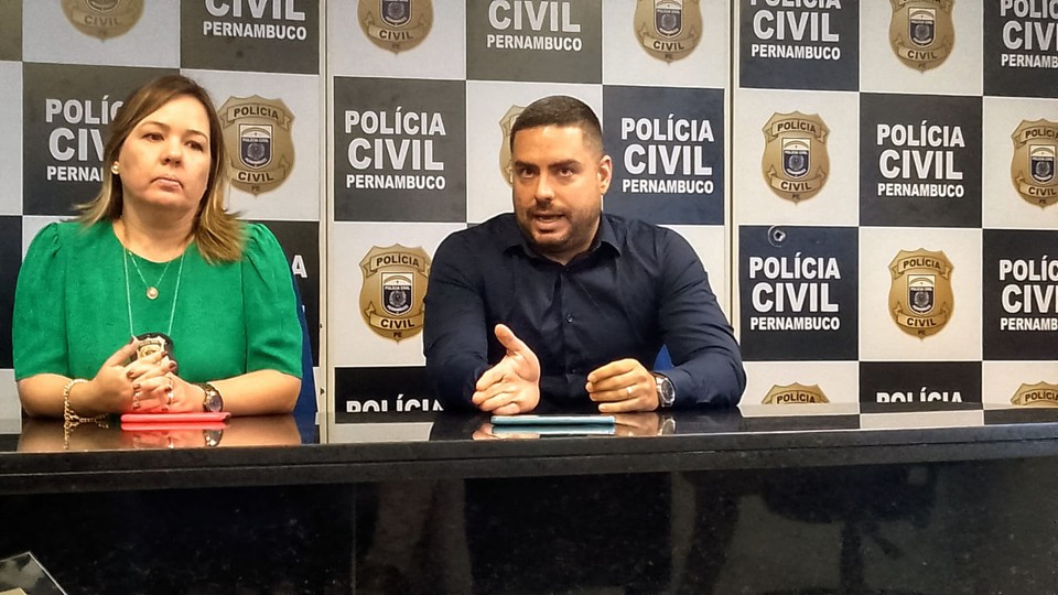 O delegado Mrio Melo deu detalhes sobre a priso do suspeito  (Foto: Wilson Maranho/DP )