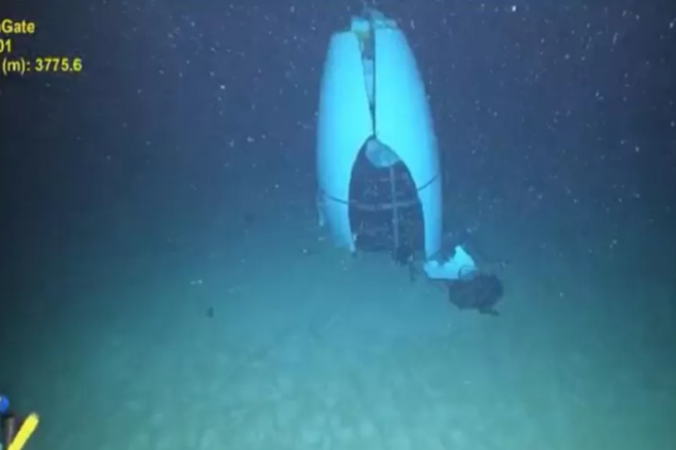 Cauda do submarino Titan foi encontrada parcialmente preservada aps imploso
 (Crdito: Reproduo/Pelagic Research Services/Guarda Costeira dos EUA)