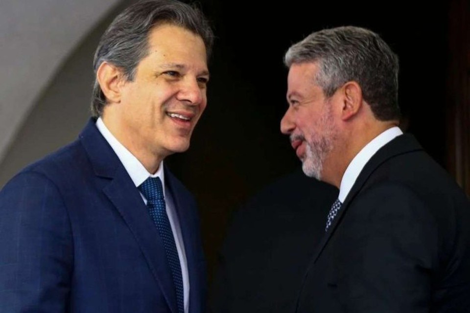 

Haddad e Lira: encontro para alinhar expectativas da Fazenda com os trabalhos do Congresso (foto: Marcelo Camargo/Agncia Brasil)