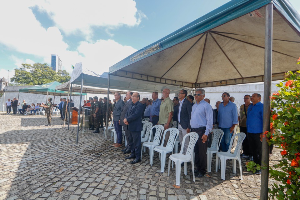 Militares reformados foram homenageados no Forte do Brum, na regio central do Recife. (Foto: Marina Torres/DP)