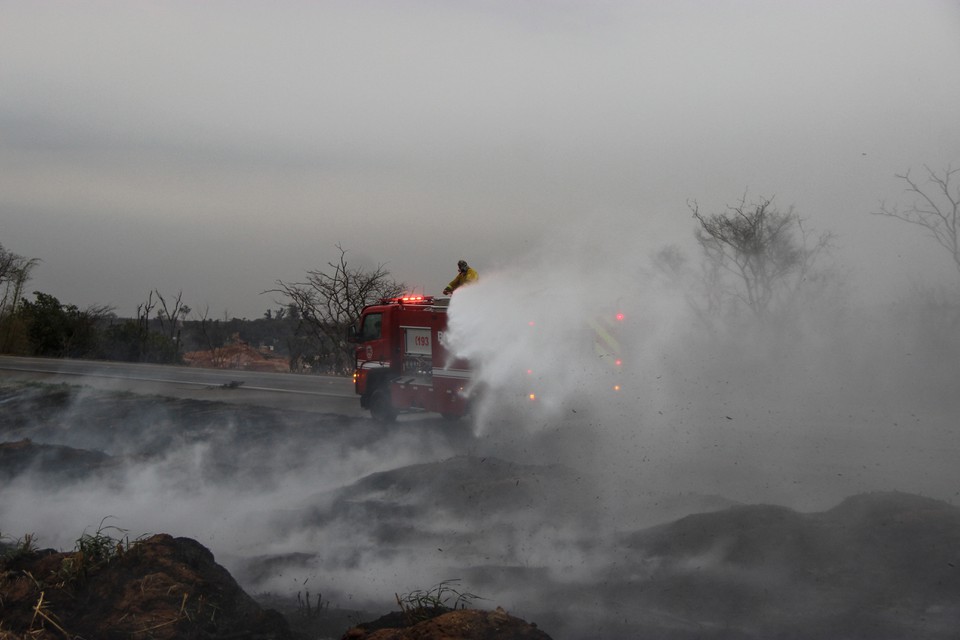 Na sexta-feira (23), foram contabilizados mais focos de calor do que em todos os estados da Amaznia juntos (foto: Lourival Izaque / AFP)