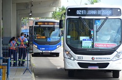 nibus tero tarifa zero no dia da eleio do 1 turno no Grande Recife  (Foto: Arquivo)