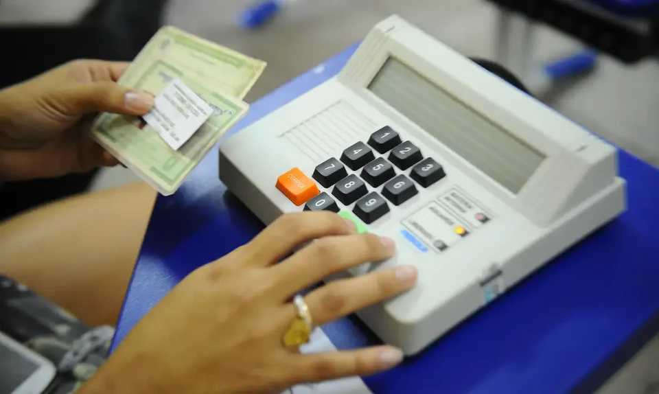 Antes de ir votar,  importante estar atento aos documentos necessrios (Foto: Tnia Rego/Agncia Brasil)