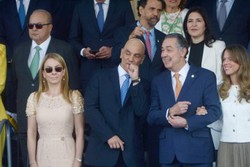 Os ministros Alexandre de Moraes e Barroso assistem ao desfile do 7 de Setembro