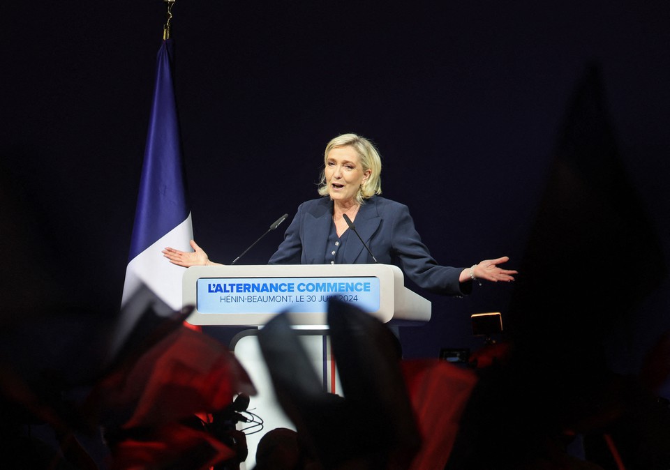 O partido de extrema direita Reagrupamento Nacional (RN) de Marine Le Pen e aliados obtiveram mais de 34% dos votos (foto: FRANCOIS LO PRESTI / AFP)