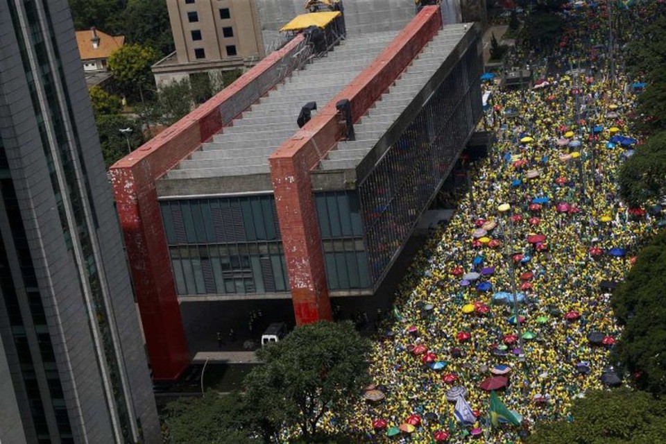 Apoiadores do ex-presidente lotam ato na Paulista neste domingo ((Foto: Miguel SCHINCARIOL / AFP))
