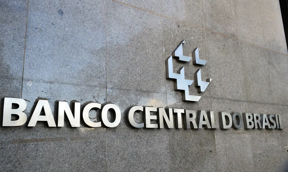Banco Central inicia encerramento de milhares de contas