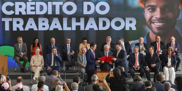 Empréstimo mais fácil: brasileiros vão ganhar após benefício do Governo