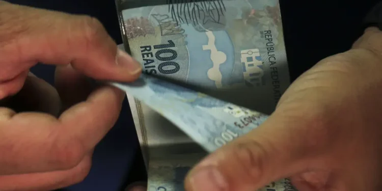 Brasileiros com nome sujo podem fazer empréstimo nesses bancos