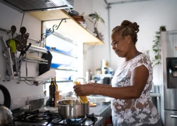 Donas de casa podem ter acesso a benefício salvador no INSS