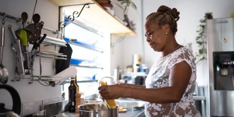 Donas de casa podem ter acesso a benefício salvador no INSS