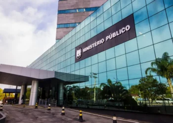 Homem condenado por feminicídio da esposa perde herança