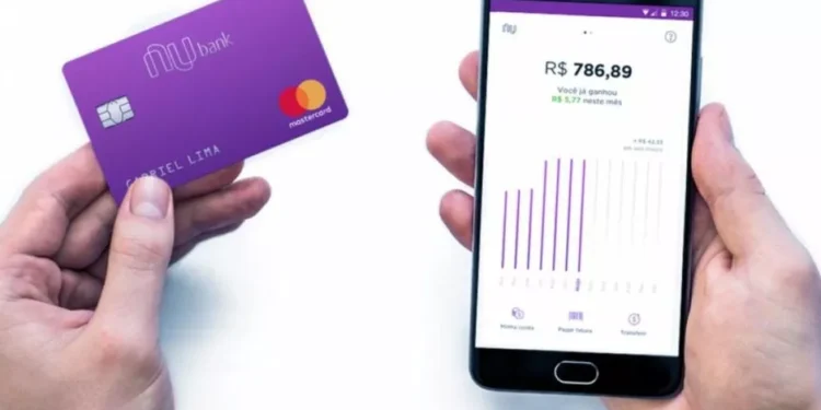 Nubank envia alerta aos clientes que não pagaram fatura
