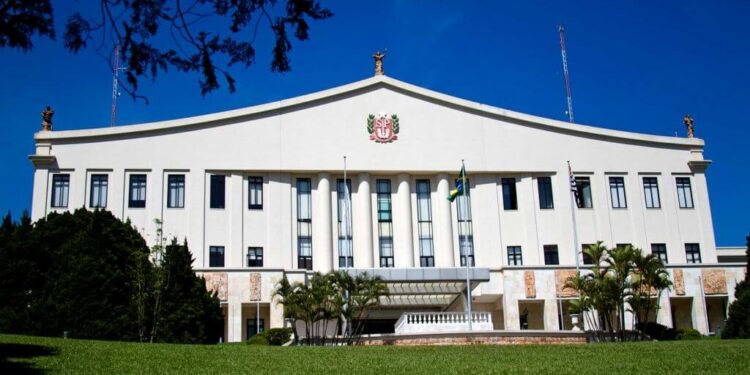 Qual o favorito a vencer eleição para Governo de São Paulo?