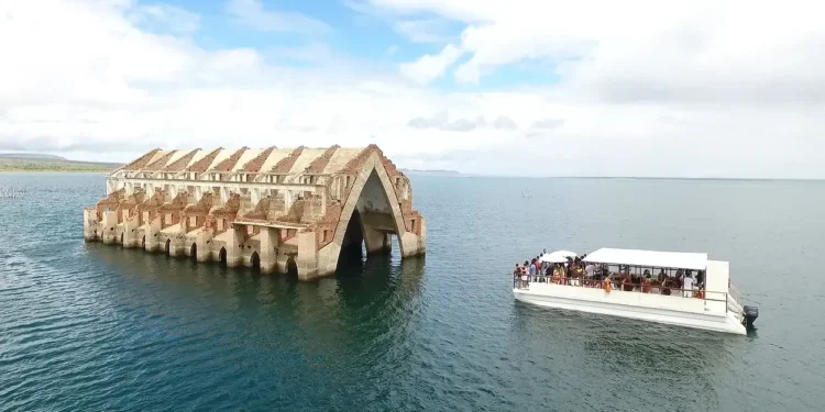 Cidade em Pernambuco é totalmente submersa pela água