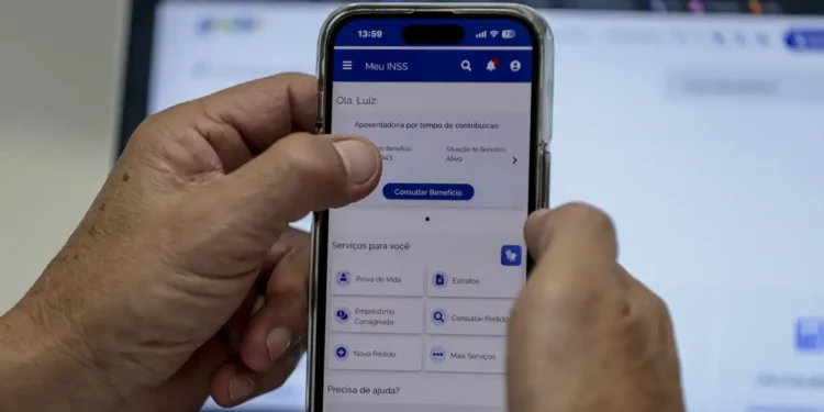 Obrigatório ir ao banco? Saiba como fazer prova de vida no INSS