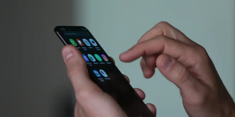 Proibição de uso das redes sociais vai ser anunciado