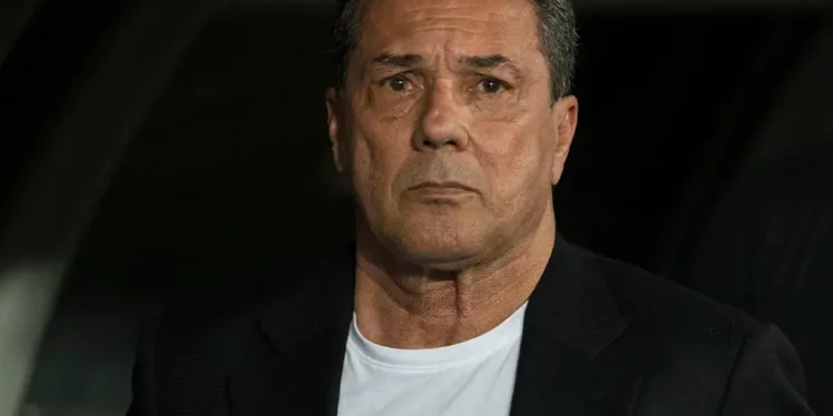 Vanderlei Luxemburgo comete gafe do século e fala bobagem ao vivo