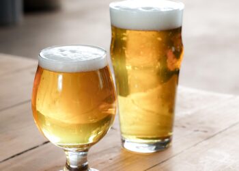 Copo para manter cerveja gelada por mais tempo é descoberto por engenheiro