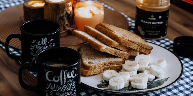 Comer tarde no café pode elevar o seu hormônio do estresse