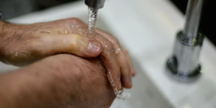 Brasileiros não vão mais precisar pagar conta de água?