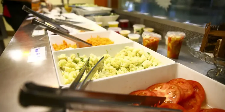 Uso do cartão refeição vai ficar mais justo e barato no Brasil