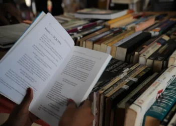 Nova língua será adotada no Brasil e português vai ser abandonado