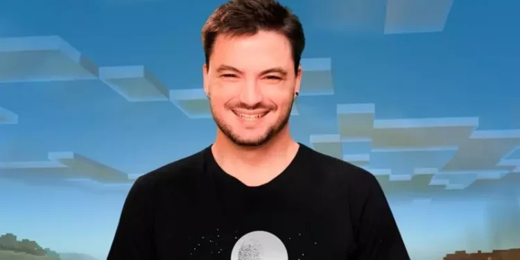 Felipe Neto surpreende e derrota Luciano Hang