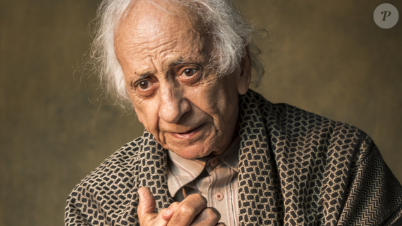 Ator da Globo “ressuscitou” em carta psicografada após suicídio, afirma portal