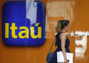 Clientes do Itaú correm riscos de perder dinheiro após várias demissões?