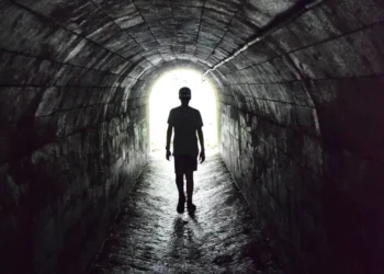 O que acontece com os humanos na hora da morte?