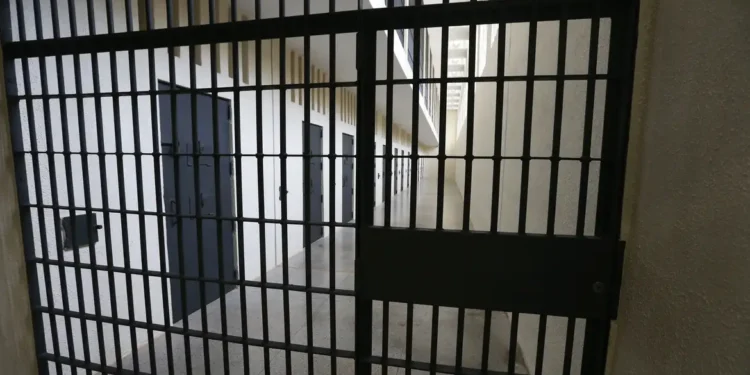 Mais um ex-jogador brasileiro famoso tem prisão decretada