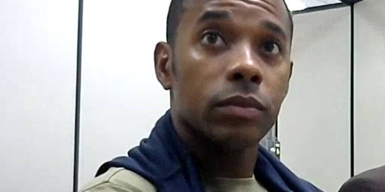 Robinho surpreende a todos e se torna treinador de futebol