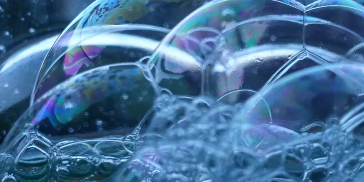 Por que as pessoas estão comendo sabão?