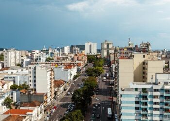 Meteoro aparece no céu em cidade histórica do Rio Grande do Sul