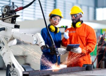 Carreira com apenas curso técnico te dá R$ 12 mil por mês no Brasil