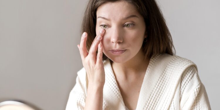 Método infalível para acabar com olheiras foi testado e confirmado