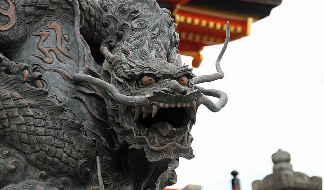 Assustador? Mulher enxergava dragões no rosto das pessoas