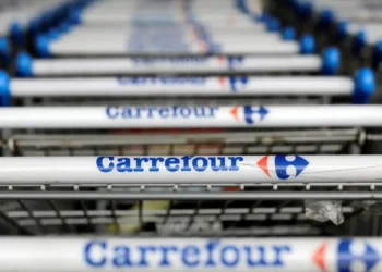Saída do país? Carrefour está planejando retirada de várias lojas
