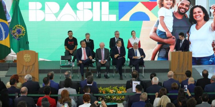 Governo oferece bolada bilionária para reformar moradias