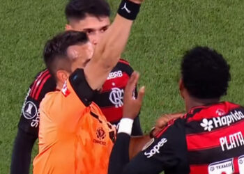 Vídeo: Flamengo é escandalosamente prejudicado na Libertadores contra o Racing