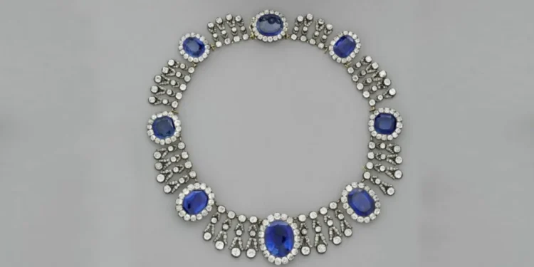 Bisneta de Dom Pedro II apareceu usando joia roubada