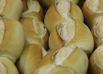 Comer pão todos os dias traz impacto assustador no corpo humano