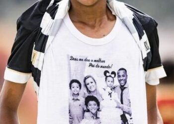 Robinho deu volta por cima e aparece como jogador da Série A do Brasileirão