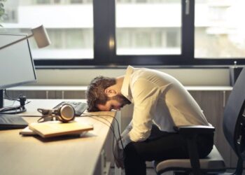 Revelado o motivo dos brasileiros estarem desmotivados nas empresas